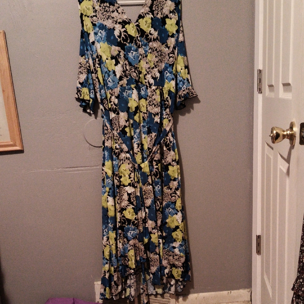 Chic Floral Maxi Dress - Blue and Green